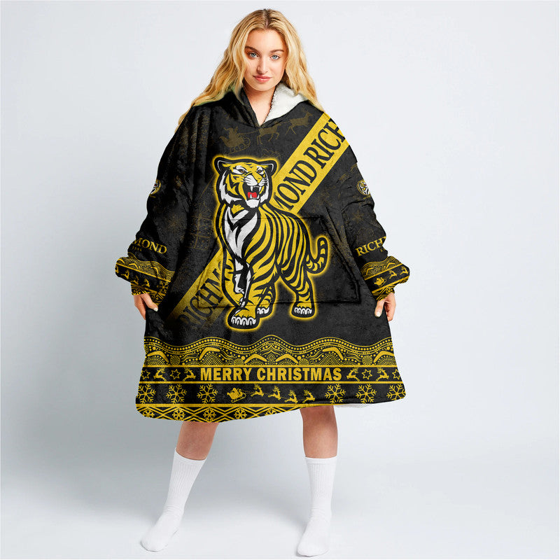 custom-personalised-and-number-richmond-tigers-unique-winter-season-wearable-blanket-hoodie-tigers-merry-christmas